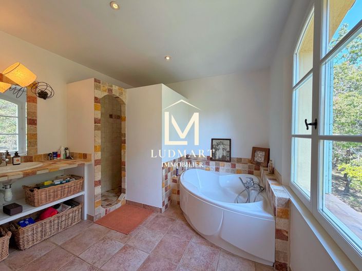 Image No.29-4 Bed House for sale