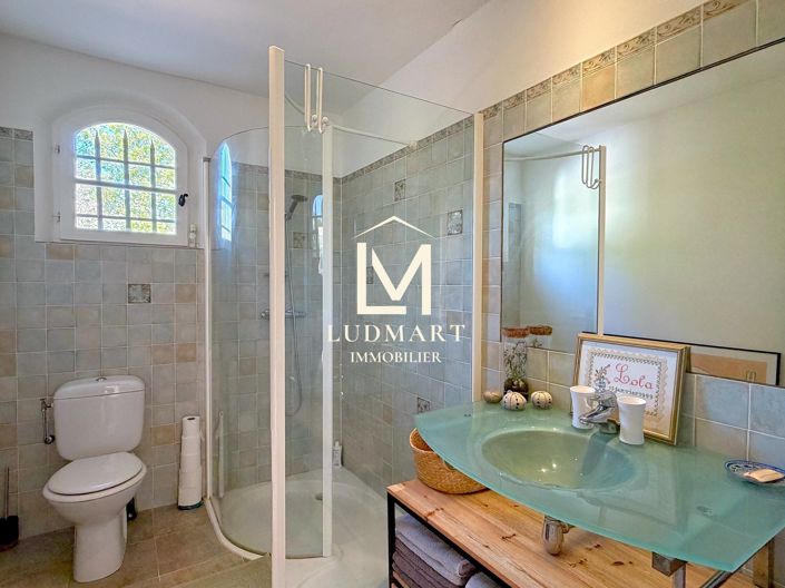 Image No.32-4 Bed House for sale