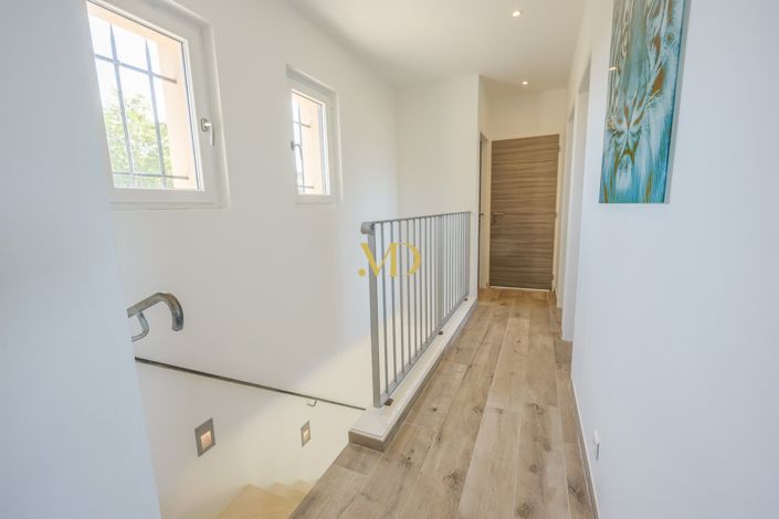Image No.16-4 Bed House for sale