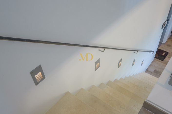 Image No.17-4 Bed House for sale