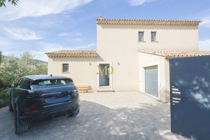 Image No.2-4 Bed House for sale