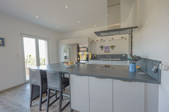 Image No.20-4 Bed House for sale