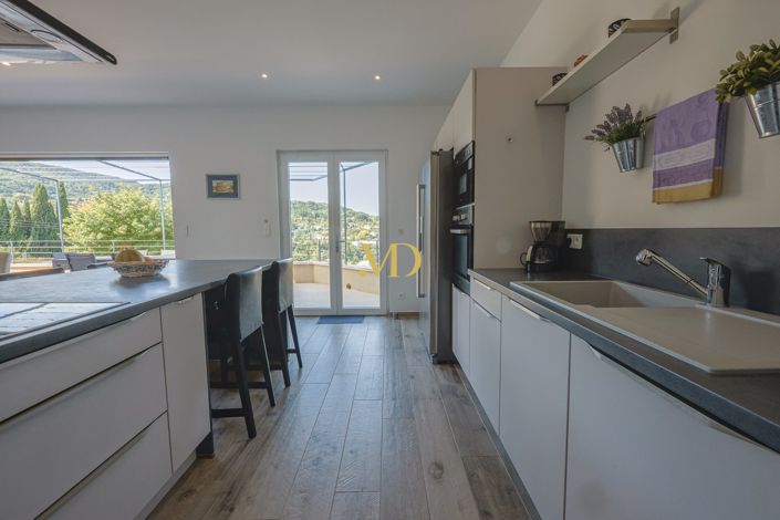 Image No.22-4 Bed House for sale