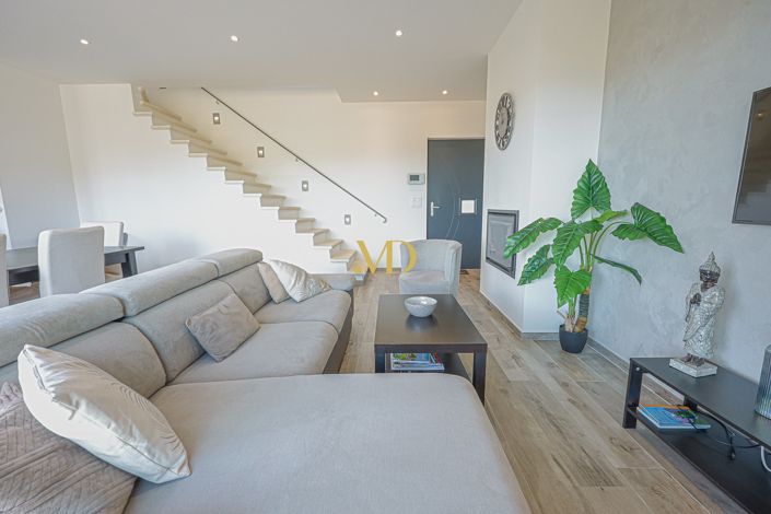 Image No.24-4 Bed House for sale