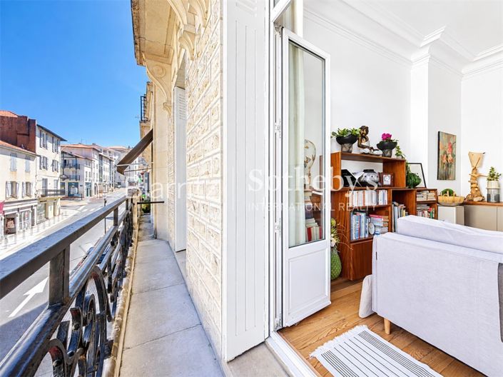 Image No.3-3 Bed Apartment for sale