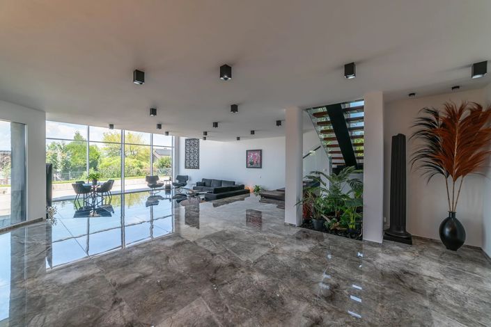 Image No.10-4 Bed House for sale
