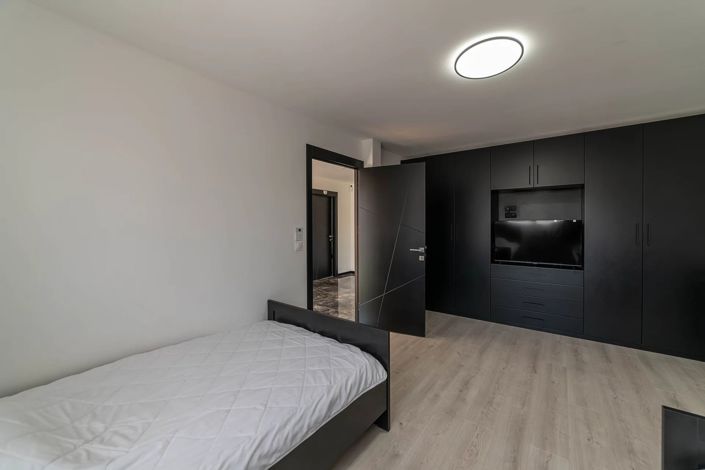 Image No.12-4 Bed House for sale