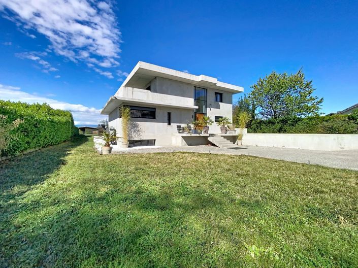 Image No.19-4 Bed House for sale