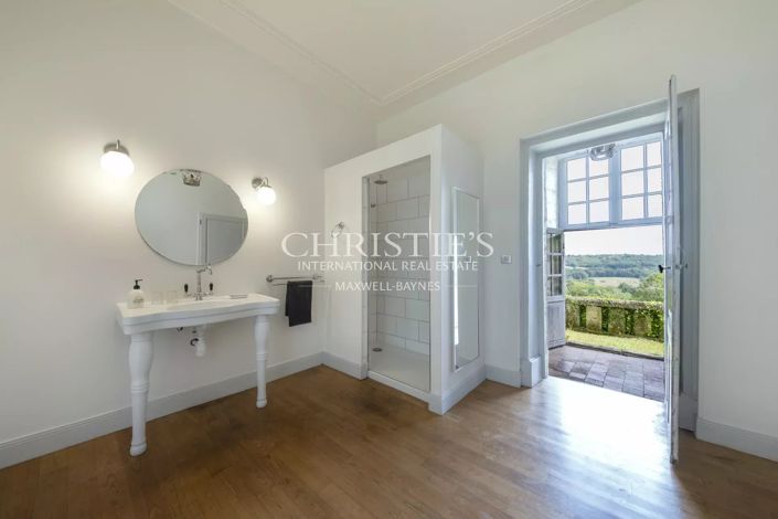 Image No.19-Propriété de 7 chambres à vendre