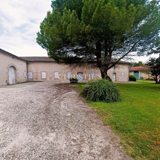 Image No.6-7 Bed Property for sale