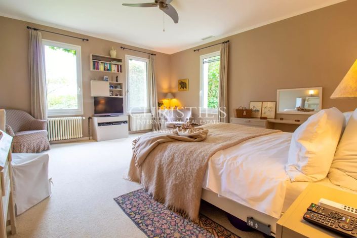 Image No.18-4 Bed House for sale