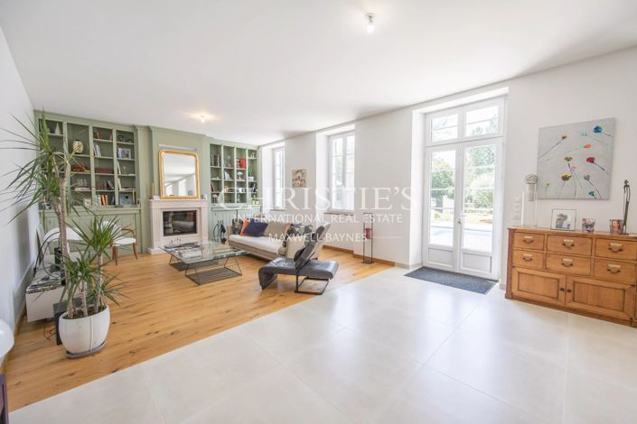 Image No.6-4 Bed House for sale