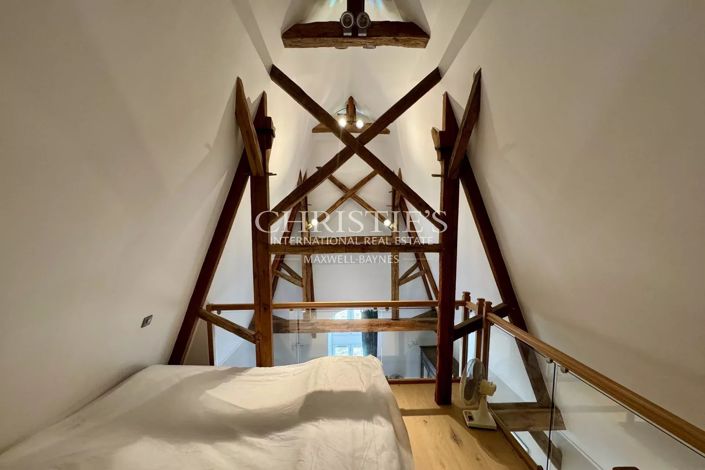 Image No.38-10 Bed Property for sale