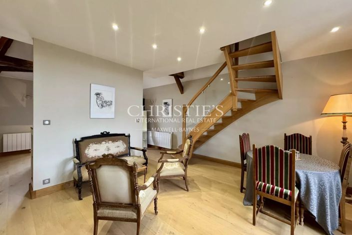 Image No.39-10 Bed Property for sale
