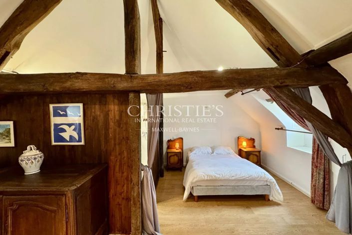 Image No.45-10 Bed Property for sale