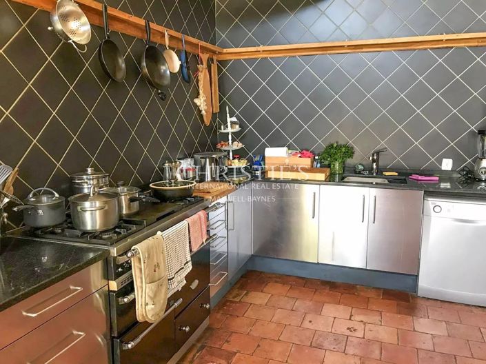 Image No.16-5 Bed House for sale