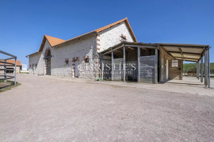 Image No.11-6 Bed Property for sale