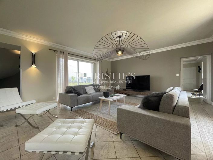 Image No.23-6 Bed Property for sale