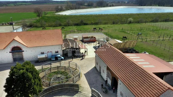 Image No.8-6 Bed Property for sale
