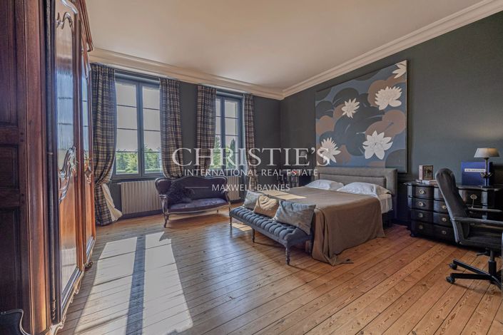 Image No.14-15 Bed Property for sale