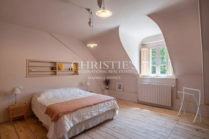 Image No.28-16 Bed House for sale