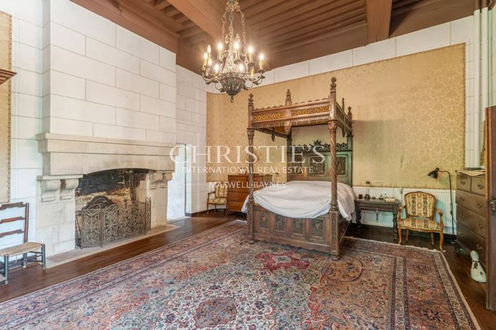 Image No.19-9 Bed Property for sale