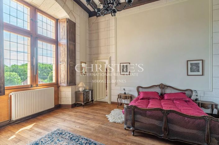 Image No.27-9 Bed Property for sale