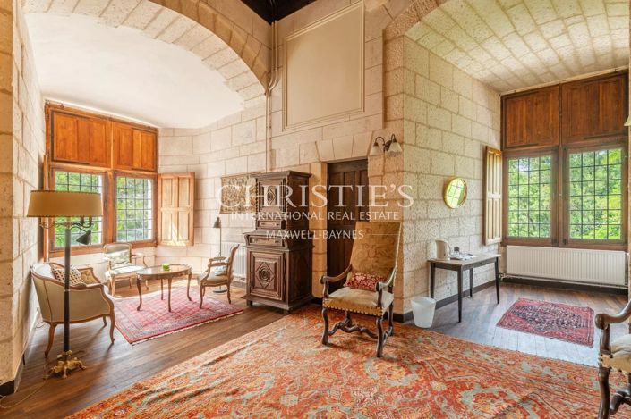 Image No.30-9 Bed Property for sale