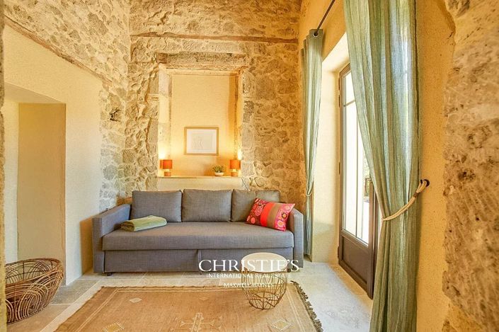 Image No.18-5 Bed House for sale