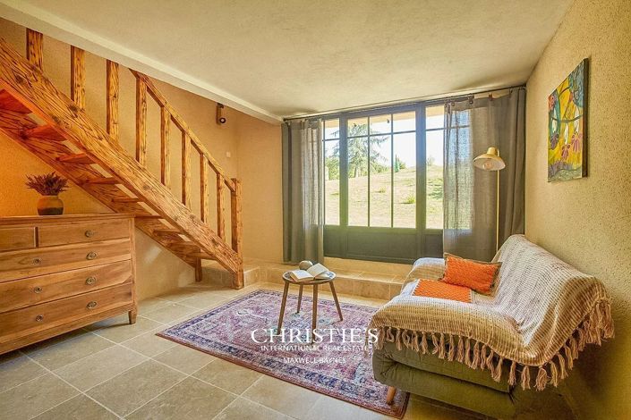 Image No.20-5 Bed House for sale