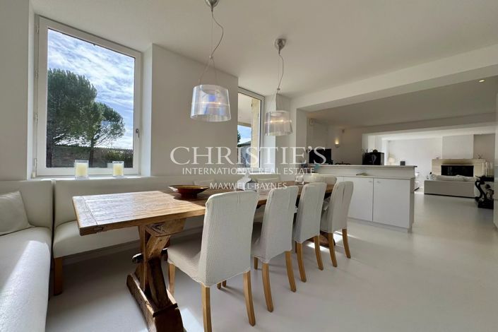 Image No.11-6 Bed House for sale