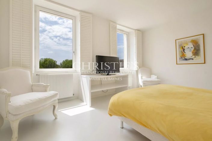 Image No.19-6 Bed House for sale