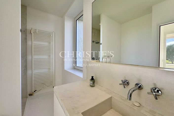 Image No.21-6 Bed House for sale