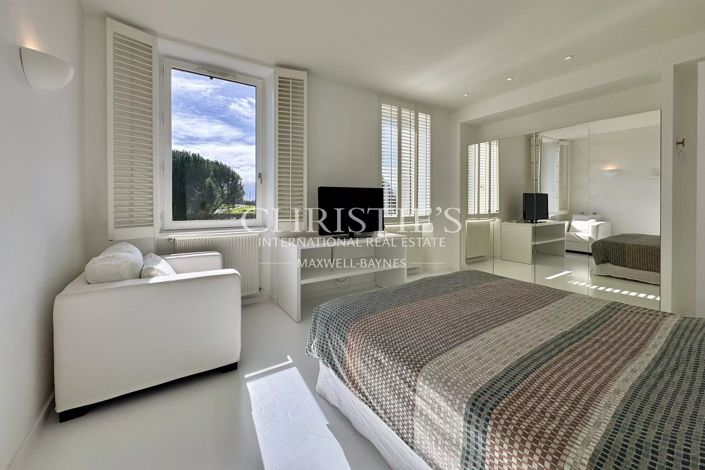 Image No.23-6 Bed House for sale
