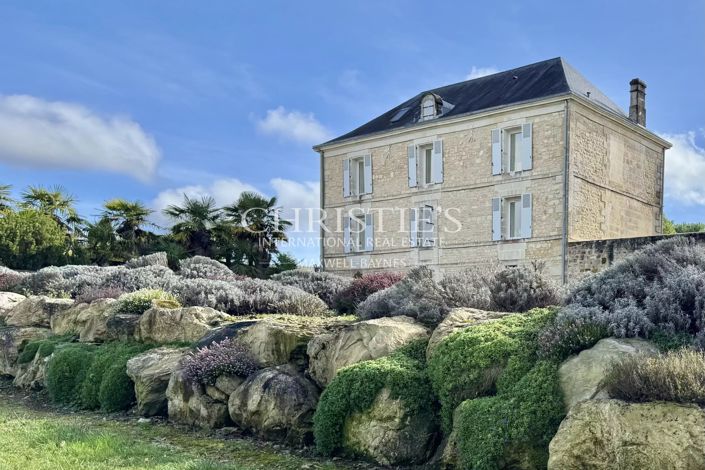 Image No.8-6 Bed House for sale