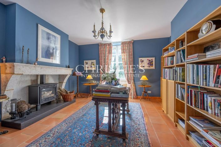 Image No.4-9 Bed House for sale