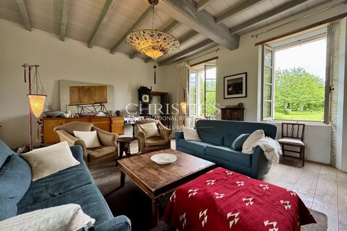 Image No.21-6 Bed House for sale