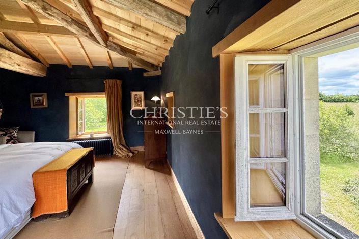 Image No.28-6 Bed House for sale