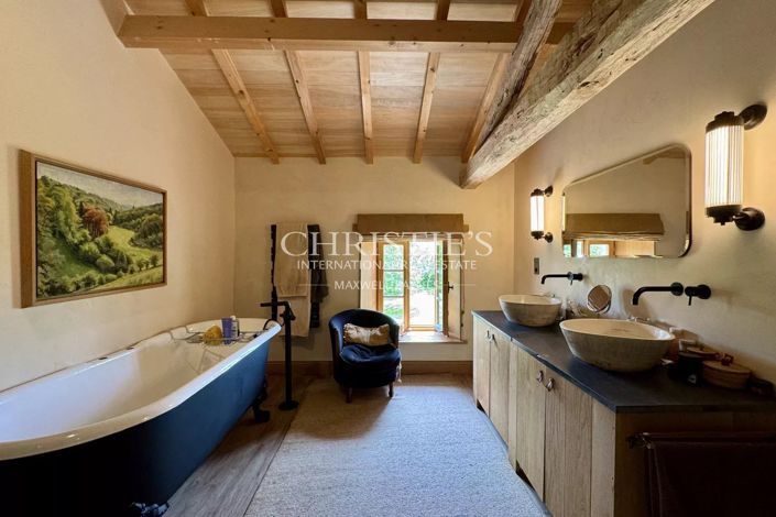 Image No.30-6 Bed House for sale