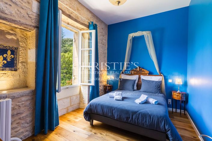 Image No.11-11 Bed Property for sale
