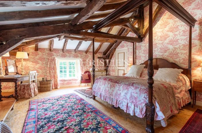 Image No.24-5 Bed Property for sale