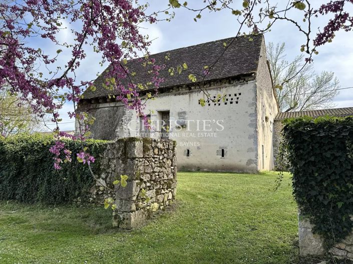 Image No.30-5 Bed Property for sale