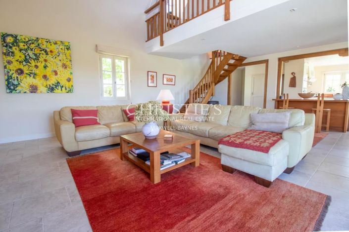 Image No.11-3 Bed House for sale