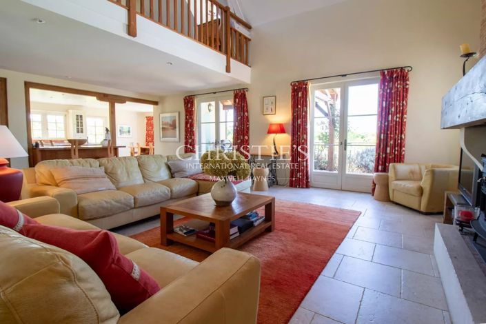 Image No.8-3 Bed House for sale