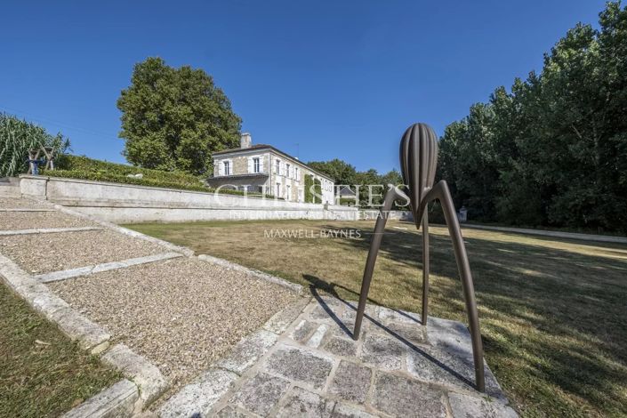 Image No.14-13 Bed Property for sale