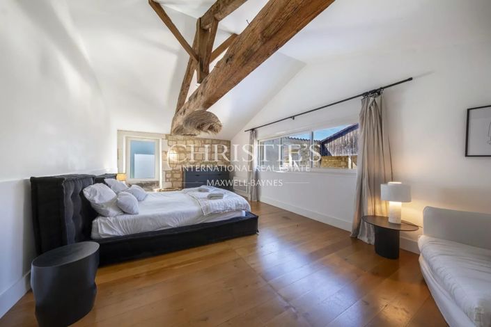 Image No.44-13 Bed Property for sale