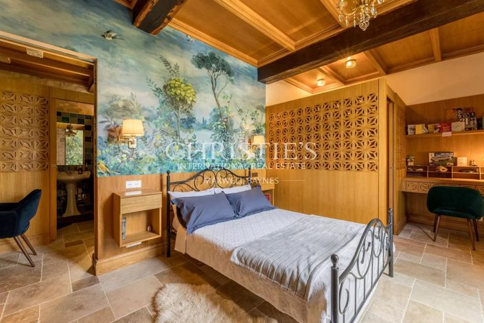 Image No.17-10 Bed House for sale