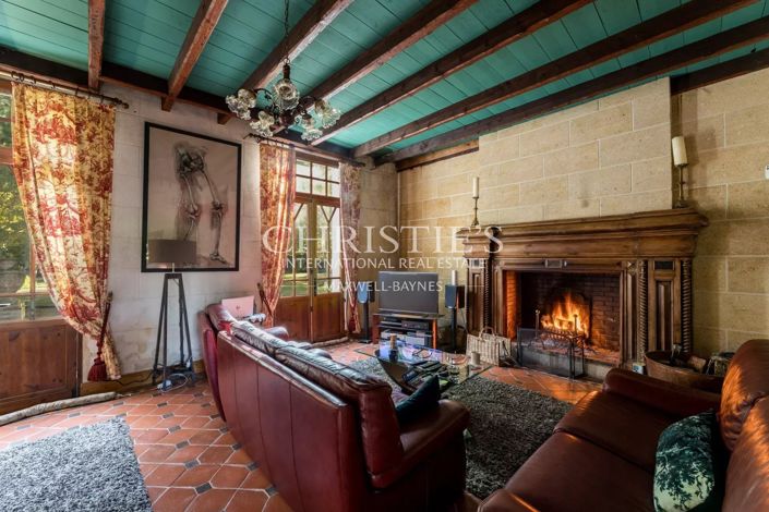 Image No.24-10 Bed House for sale