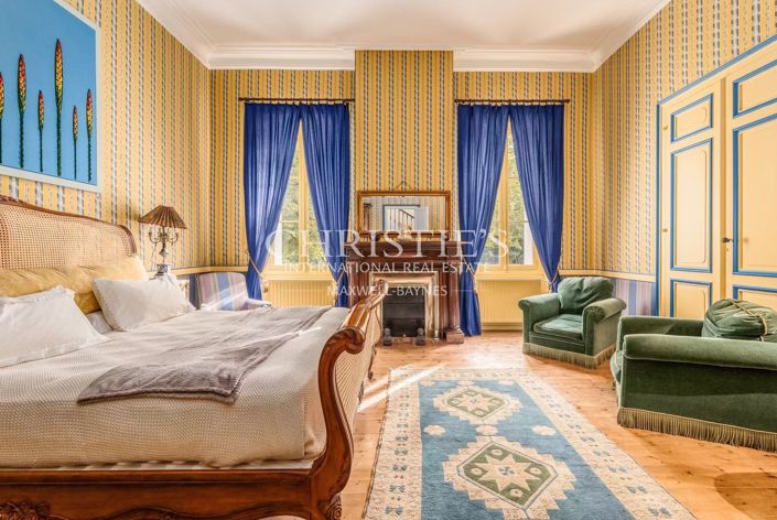 Image No.25-10 Bed House for sale