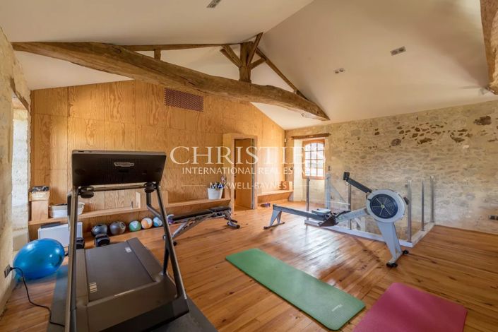 Image No.31-10 Bed House for sale